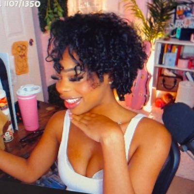 Barbieskie_'s profile picture. | Your favorite goofball 😁❤️ | Content Creator | Streamer university 2025 | email: info@dolfincontent.com #twitchpartner #marvelrivalspartner