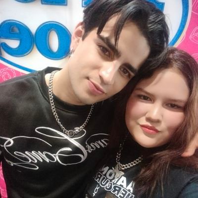 martinzzdannae's profile picture. 