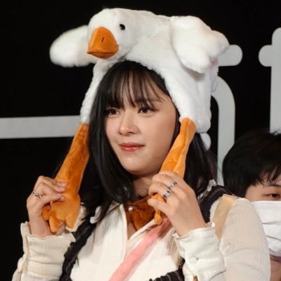 jysjeongie's profile picture. risky risky wiggy wiggy i love yoo jeongyeon