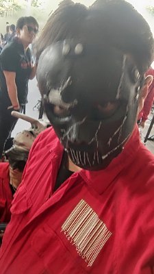 KixxxNeo_Metal's profile picture. スマートフォンを落下させてしまい端末が故障した結果、かつてのアカウントにログインが出来なくなり、問い合わせてもログインして本人認証とか言われるので、仕方なくサブアカウント作成‼️
そんな新米アカウントですが、投稿ゼロな人からのフォローは構わずブロックしてあげます🤣