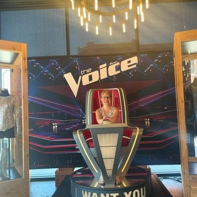 DebbieJlllCat's profile picture. Lottery Winner of $320M, Helping Few People Here With $55,000 Each 💵 Send Me A DM if you need help with bills. The world can become a better place❤️