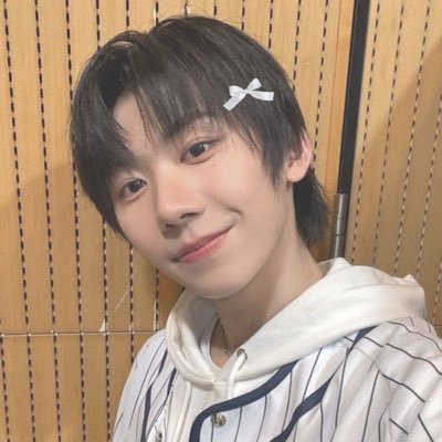 LMHYUC's profile picture. #해찬: my goal in life is to end everyone. singing is just a hobby