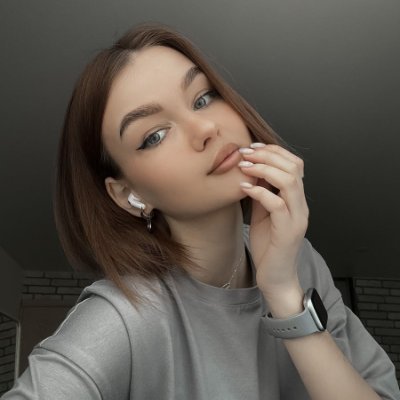 lovelyjinnies's profile picture. ◼ Blending business intuition with technology insight to create solutions that matter, not noise that fades.