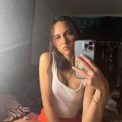 KaylaS85034's profile picture. 