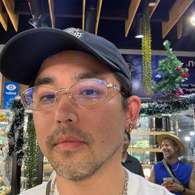 yosub's profile picture. Brand Marketing + Social Director @figma 🎨 🇹🇭🇰🇷🇺🇸💜ARMMMYYYYYYYYYYYYYYYY worked on @Twitter @TwitterAsians @giphy He/him