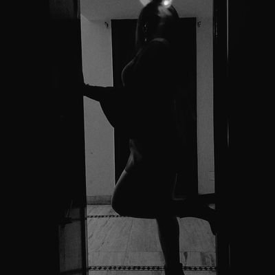 Queen_dgaf_'s profile picture. Once veiled in silence, now a Sanatani 🕉 | Tracing truth on skin and soul 🎨 | Mother. Maker. Reborn.
Pashtoon || sanatani