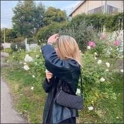 Avudee312834's profile picture. 