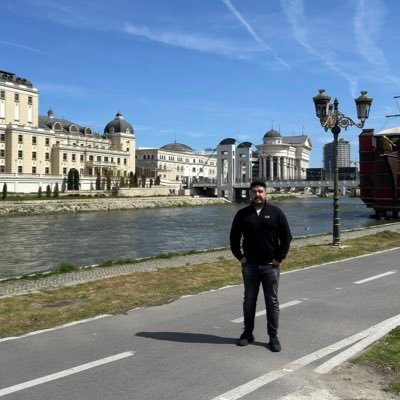 BahadirZlfkrgl's profile picture. Edeple gelen Lütufla gider . #Beşiktaş🦅