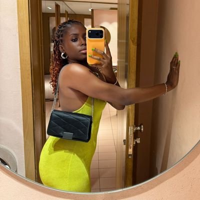 TolarTosyn's profile picture. Ambivert||Bad&Boujee||Movies,Music & Food||AVNchamp||Arsenal||♍👑||CrossEyedBaddie||Humorous||ThisIsMyAlterego🤗