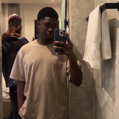 dha__king's profile picture. 👑 Trader | Nurse | Arsenal for life ❤️                           CONSISTENCY IS 🔑