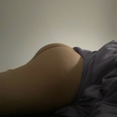 joyng205's profile picture. 