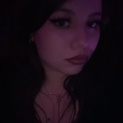 v4mpiidoll's profile picture. say hi to the witch 🔮