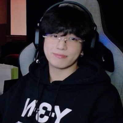 mniarmyy's profile picture. @bts_twt saved me♡ 7-1=0