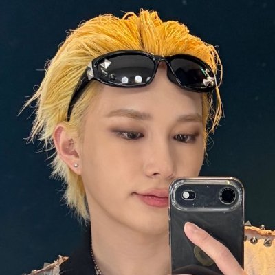 st8rkive's profile picture. (˶ˆᗜˆ˵) official theseob loveclub ♯ 나 이 단어에 둘이 함께해