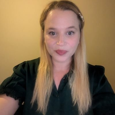 sophiebip1982's profile picture. A wriggly head, trying to work it all out. Got ill, got well etc.  Love to write about my experiences and fiction.  #mentalhealth #bipolar.