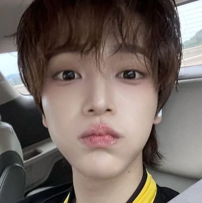 meongni's profile picture. i hope to be the bowenrika oomf in every universe