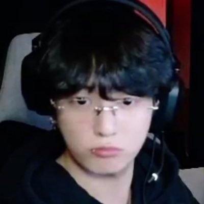 jeongustds's profile picture. 𝘦𝘮 𝘶𝘮𝘢 𝘯𝘰𝘪𝘵𝘦 𝘪𝘯𝘵𝘦𝘳𝘮𝘪𝘯𝘢́𝘷𝘦𝘭 𝘧𝘰𝘪 𝘷𝘰𝘤𝘦̂ 𝘲𝘶𝘦𝘮 𝘮𝘦 𝘥𝘦𝘶 𝘢 𝘮𝘢𝘯𝘩𝘢̃.