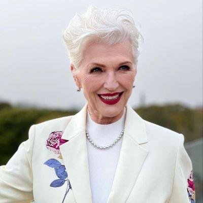MayeM84967's profile picture. Bestselling International Author of A Woman Makes A Plan 📖 Doctor of Dietetics 🧑‍🎓Supermodel 😉💃#ItsGreatToBe77 Manager: anna@mayemusk.com