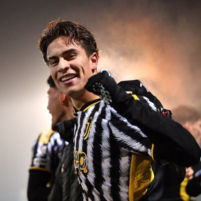 Lucasjuveee's profile picture. @juventusfc ⚪️⚫️🇨🇦 | Kenan Yildiz STARBOY ⭐️- La Joya 💎 - 🐎 Khephren Thuram 🇫🇷 - 🥶 ICE MAN DAVID 🇨🇦