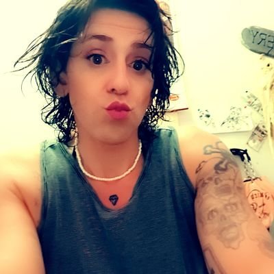 vanillaSnowcone's profile picture. Transgender .