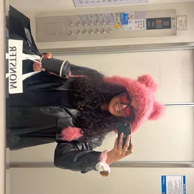 dameeenada's profile picture. somewhere you can’t reach 🪄