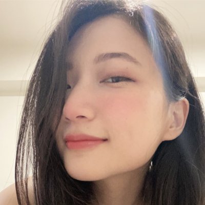 YellowfeverChou's profile picture. 研究生一枚，露臉分享與男友的日常與性生活。本人全身自然未進廠整修過，也不使用任何變形濾鏡拍攝。希望在這個充滿AI生成和詐騙的時代，仍能喚醒大家對性愛的嚮往。