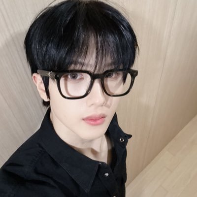 succionavulvas's profile picture. a mi solo me callan con unas tetas mientras no me metan unas en la boca seguiré hablando ♥︎