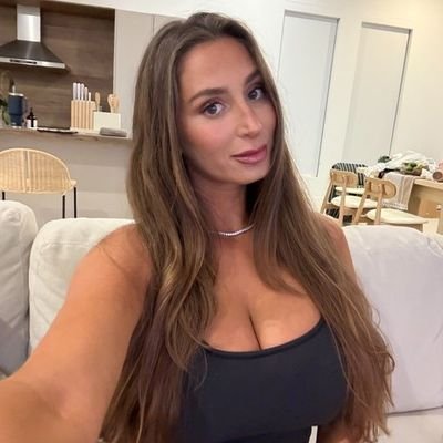 MeunierIsa49481's profile picture. Je suis Isabelle j'ai 29 ans bientôt 30ans