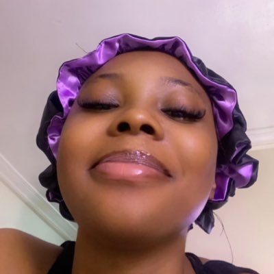 Winny_0987's profile picture. Pharmacy student 📚| music 🎵 | writer ✍🏻 | Chelsea FC 💙