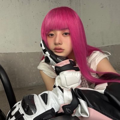 haembbangz's profile picture. i cannot focus on anything on anyone but #윤아