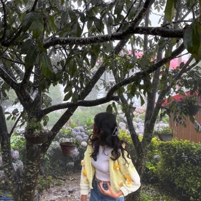 _rits8_'s profile picture. product design @etmoney | prev @upstox @JarAppHQ. | alumni @IIITN_official | I crochet🌼