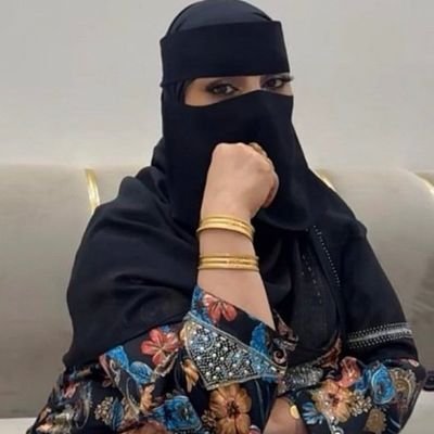 bentelbadw's profile picture. 🌸|شيخـۃ المجَلس وُعنبرة ألدوُاوين ♥️✨ الفرس الاصـيل 🐎                        
             مهره بدويه مايقدر علي لحمي غير البلاك 🍆🍑