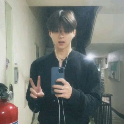 vPabitel's profile picture. #김채원 & #정상현 Love-Taker ♡ feel free to jbjb!