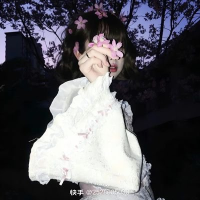 bgukti's profile picture. business account