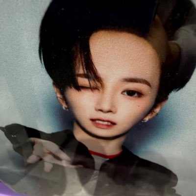 allyzzt's profile picture. 