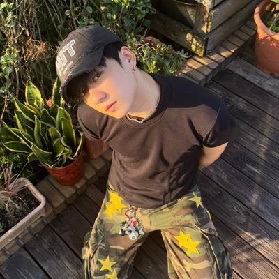 gel_atinboy's profile picture. fanboy since may 2021 | chona & snowball biased | sb19 | g22 | alamat | pluus | ateez | katseye | stray kids | vxon |ozone | ahof | kaia