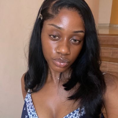 Ohhhveraa's profile picture. Feminist.🧚🏾                                                                                     If Tinubu has no haters I am dead.