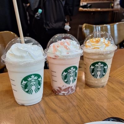 KeibunK19574's profile picture. 高校ラノベ作家の葛原桂(かずはら けい)と申します。
現在は「#カクヨム」で活動中、作家さん達とは交流を深めたいので、基本アカウントはフォローします、させて下さい！DMなどもお待ちしてます！無言フォローやいいねなども失礼しますm(._.)m