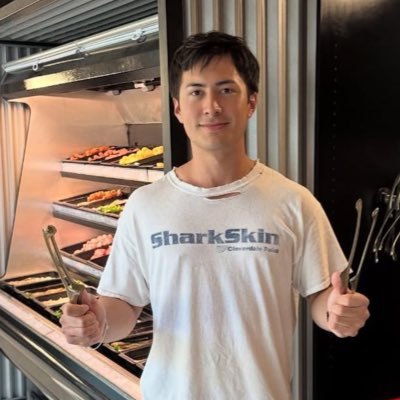 chanwritethings's profile picture. • currently in my heated rivalry rebrand 🏒❤️‍🔥 • deep in the RWRB trenches ❤️🤍💙 • struggling post-grad in her early twenties • desi • MINORS DNI