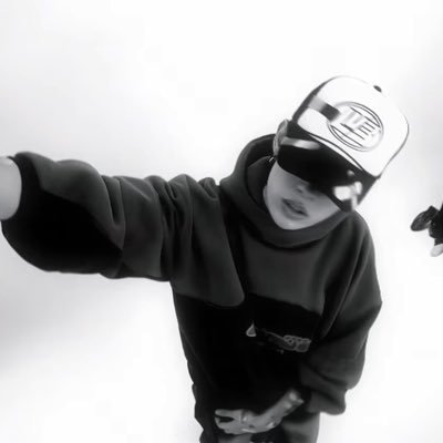 bruis3dbarbie's profile picture. keep your eyes on me boy