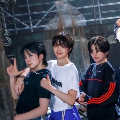 fubukame's profile picture. Hélène. normally @ mayleavestars - side account. right now mainly &team and Piwon but I am a MULTI MULTI MULTI stan. (30+)