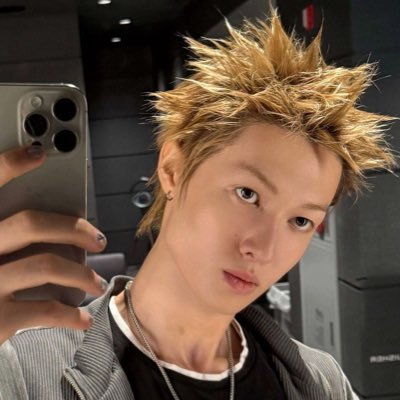 nadkive_'s profile picture. for bangtan, txt, cortis, oor & halsey - 25yo