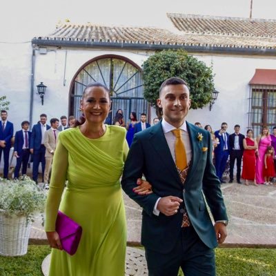 CPontetacones's profile picture. Cómo es posible que no me entiendas si tu memoria está escrita en el sur. Pregúntate que ya es hora si el inculto no eres tú. Gaditana exiliada en Miarmalandia.