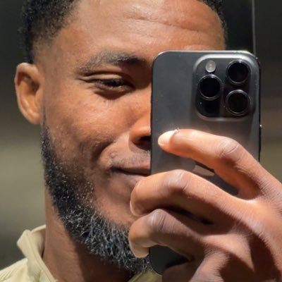 elvisadjei_'s profile picture. Photographer. Life by Design.