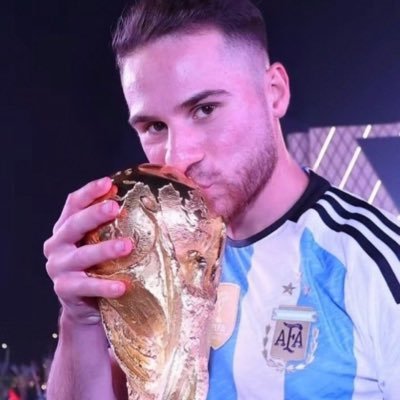 xaxx_5's profile picture. #YNWA