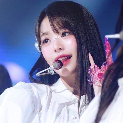 cineelog's profile picture. .𖥔 ݁ ˖๋ ࣭ ⭑ (-𝟘/𝟟) ♱