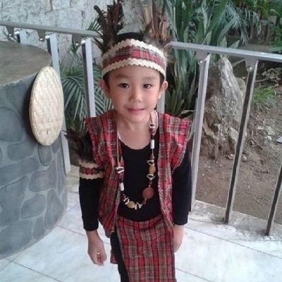 shin97669's profile picture. stay tf away. tken