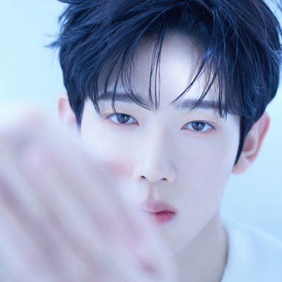 1azeeee's profile picture. 