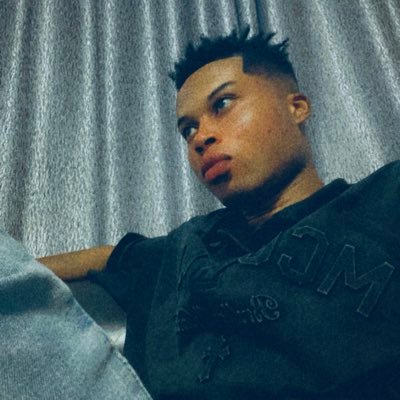 WizzyTimi's profile picture. Arsenal Fan 🔫❤️