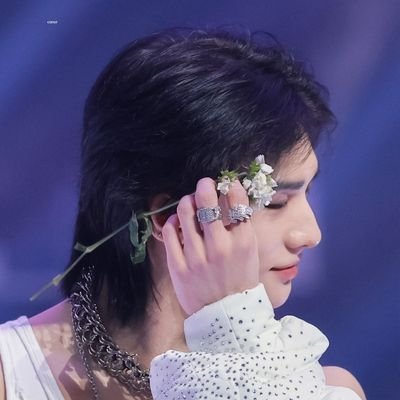 hyunjinified_05's profile picture. carat×onedoor×stay 💃

SVT:🍒😇 BND:🐠🐕 skz: 🥟🐥🐕😺 

ships: 
jeongcheol🍒😇   mulmyungz 🐕🐠
hyunlix 💙🤍
2min 🐕🐇

(personal fan acnt 
I yap a lot)